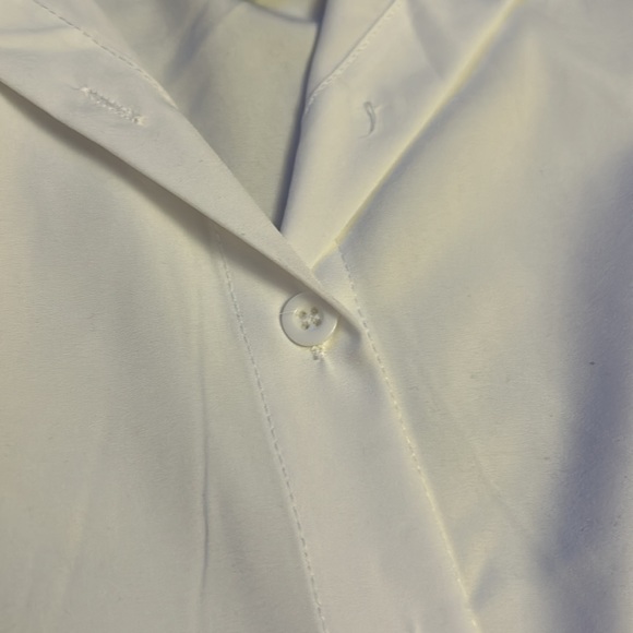 !WITH TAGS! Women’s Medium White Blouse Button - Picture 3 of 6